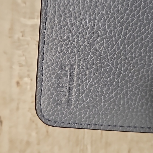 💕FURLA💕 Pebbled Leather Continental Long Wallet ~ Blue - Picture 5 of 9